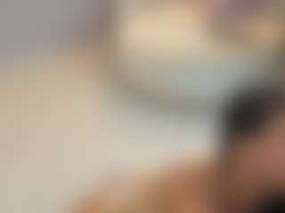 Live cam show with Gia Watsonn - Bedroom MILF on Milfs Live