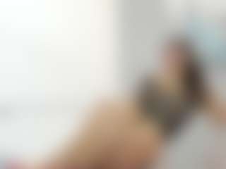 Live cam show with Gia Watsonn - Bikini on Uber Horny