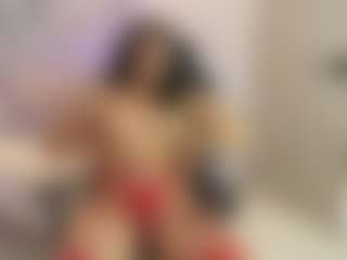 Live cam show with Gia Watsonn - Athletic Blowjob on Dare Cams