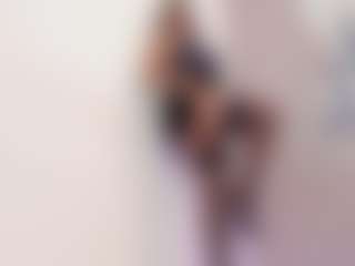 Gia Watsonn MILF webcam performer live streaming