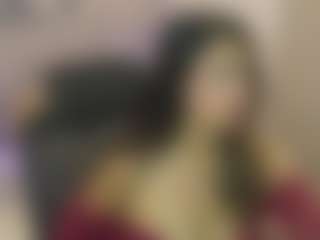 Gia Watsonn MILF webcam performer live streaming