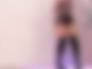 Gia Watsonn's Live Sex Cam Show