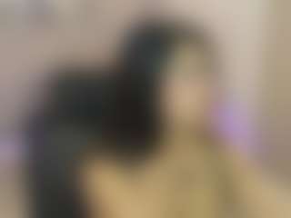 Live cam show with Gia Watsonn - Tease MILF on Cam Slut