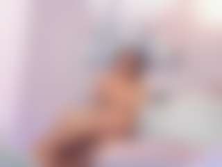 Live cam show with Gia Watsonn - Athletic Bedroom on Hubzter Live