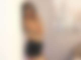 Live cam show with Gia Watsonn - Fingering on StripNow