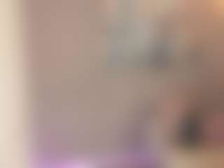 Gia Watsonn's Live Sex Cam Show