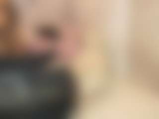 Gia Watsonn's Live Sex Cam Show