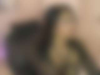 Live cam show with Gia Watsonn - Fingering on Mixed Magazine Live