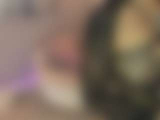 Live cam show with Gia Watsonn - Wife Skinny on Camsoda