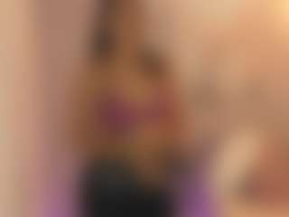 Gia Watsonn's Live Sex Cam Show