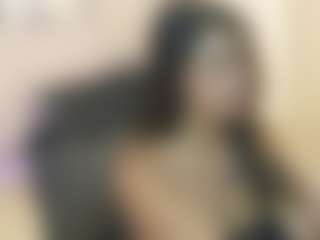 Live cam show with Gia Watsonn - Athletic Cum on Dolls Live
