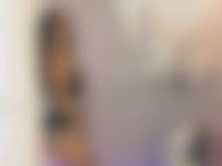Live cam show with Gia Watsonn - Fingering MILF on StripNow