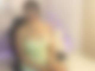 Gia Watsonn's Live Sex Cam Show