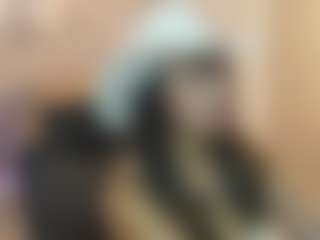 Live-Cam-Show mit Gia Watsonn - Athletic Lush auf Camsoda