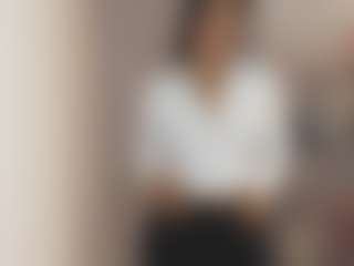 Live cam show with Gia Watsonn - Dildo Or Vibrator MILF on x69.live