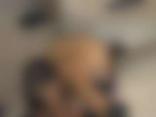 Gia Watsonn's Live Sex Cam Show