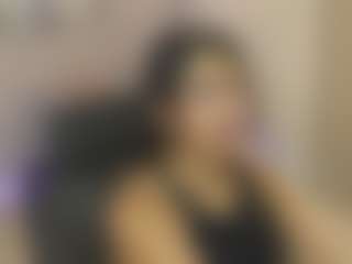 Live cam show with Gia Watsonn - Fingers on Camsoda Late Night