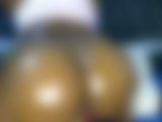Live cam show with Judy-The-Booty - Natural on madthumbs