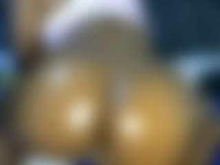 Live cam show with Judy-The-Booty - Ebony Blowjob on Mixed Magazine Live