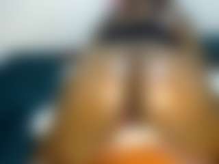 Live cam show with Judy-The-Booty - Ebony Teen (18+) on Milfs Live