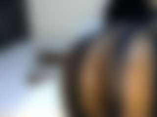 Live cam show with Judy-The-Booty - Ebony Squirt on Gym Cam Girls