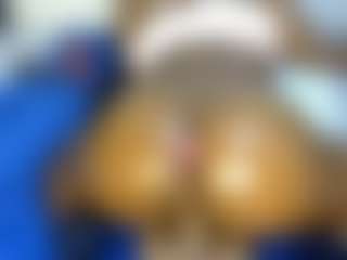 Judy-The-Booty's Live Sex Cam Show