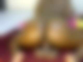 Live cam show with Judy-The-Booty - Double Penetration on StripNow