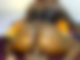 Live cam show with Judy-The-Booty - Ebony on StripNow