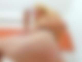 Live cam show with Maddy-Cartter - Blonde Hair Middle Aged on Streamer API