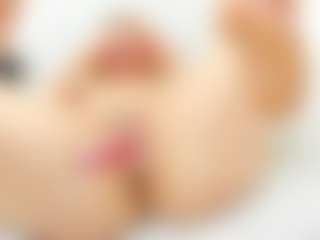 Live cam show with Maddy-Cartter - Brown Eyes Blonde Hair on xplaylive.com