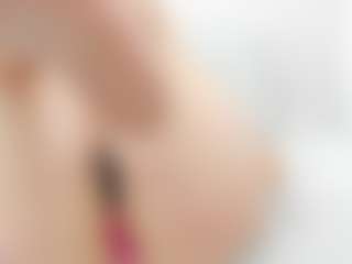 Live cam show with Maddy-Cartter - Blonde Hair MILF on AdultVida.com