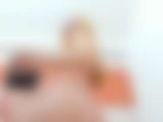 Live cam show with Maddy-Cartter - Blonde Hair Middle Aged on CamSextacy