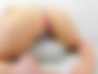 Live cam show with Maddy-Cartter - Flashing on Camsoda