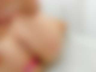 Live cam show with Maddy-Cartter - Flashing on liverealitysex.com