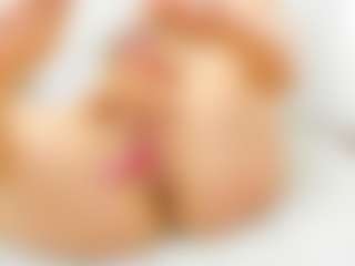 Live cam show with Maddy-Cartter - Spy MILF on WildCum