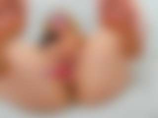 Live cam show with Maddy-Cartter - Blonde Hair MILF on Mixed Magazine Live
