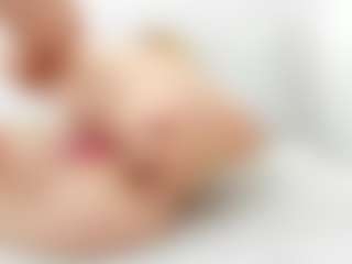 Live cam show with Maddy-Cartter - Skinny MILF on Mixed Magazine Live