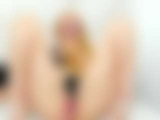Live cam show with Maddy-Cartter - Spank Mature on Strip Flash - Live Sex Shows