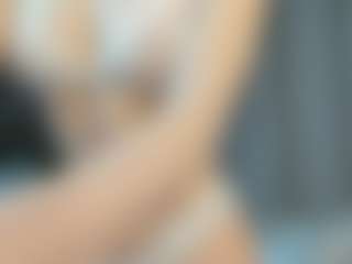 Live cam show with Emily - Brown Hair on Instabang