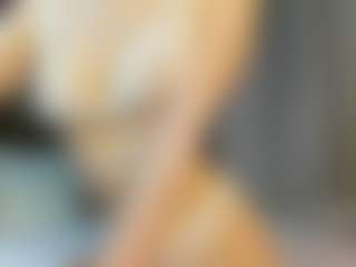 Live cam show with Emily - Young Adult on luckytryst.com
