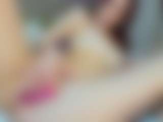 Live cam show with Emily - Facesitting on UwU Esports