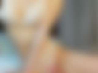 Live cam show with Emily - Brown Hair on boobsie.com