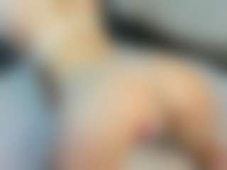 Live cam show with Emily - Nature on hrnylive.com
