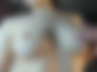 Live cam show with Emily - Teen (18+) on SxyPornLive