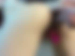 Live cam show with Emily - Teen (18+) on makecum.org