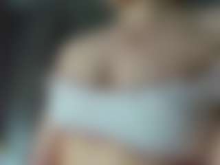 Live cam show with Emily - Bikini on studioflirtlive.com