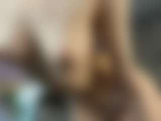 Live cam show with Emily - Oil on xxxlivecams.org