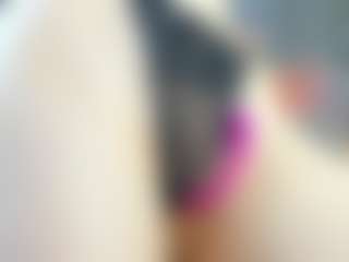 Live cam show with Emily - Skinny on Gym Cam Girls