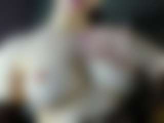 Live cam show with Emily - Big Tits on TeamSkeetLive