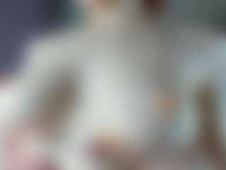 Live cam show with Emily - Small Ass on Fling VIP Chat